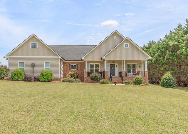 Property at 2015 Smokerise Dr, Dalton, GA 30721, 3 beds, 2 baths
