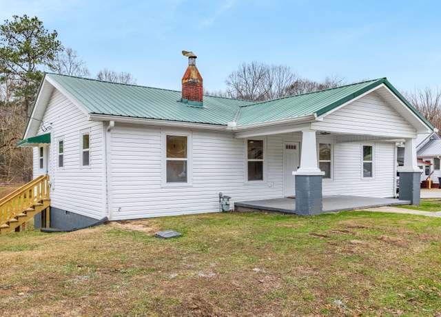 Property at 1066 E Villanow St, Lafayette, GA 30728, 3 beds, 2 baths
