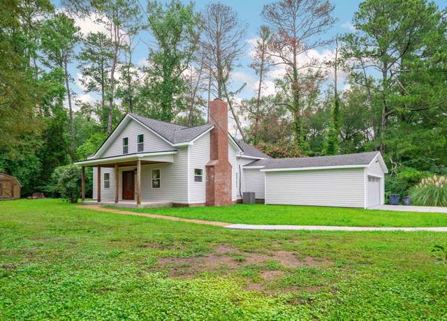 Property at 5601 E State Line Rd, Chattanooga, TN 37412, 5 beds, 2 baths