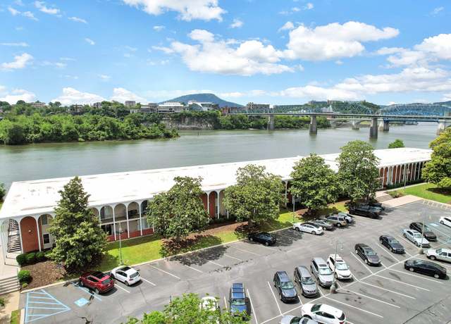 Property at 536 River St, Chattanooga, TN 37405, 2 beds, 2 baths