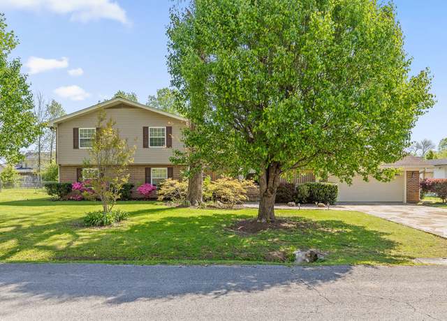 Property at 8252 Oxford Dr, Hixson, TN 37343, 3 beds, 2.5 baths