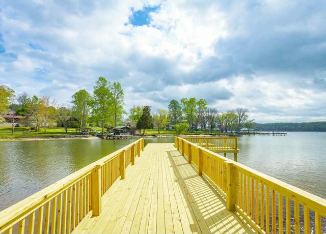 Property at 2041 Linwood Cir, Soddy Daisy, TN 37379, 3 beds, 2.5 baths