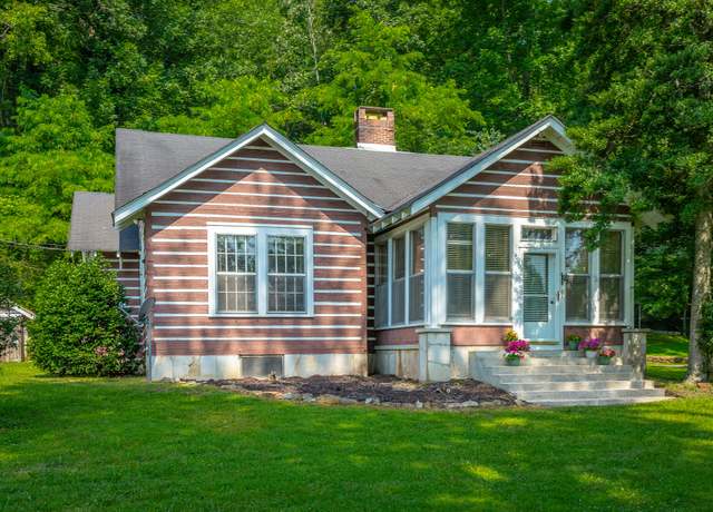 Property at 813 Mimosa Ave, Jasper, TN 37347, 2 beds, 2 baths
