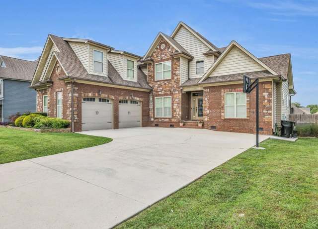 Property at 7459 Red Poppy Dr, Ooltewah, TN 37363, 5 beds, 3.5 baths