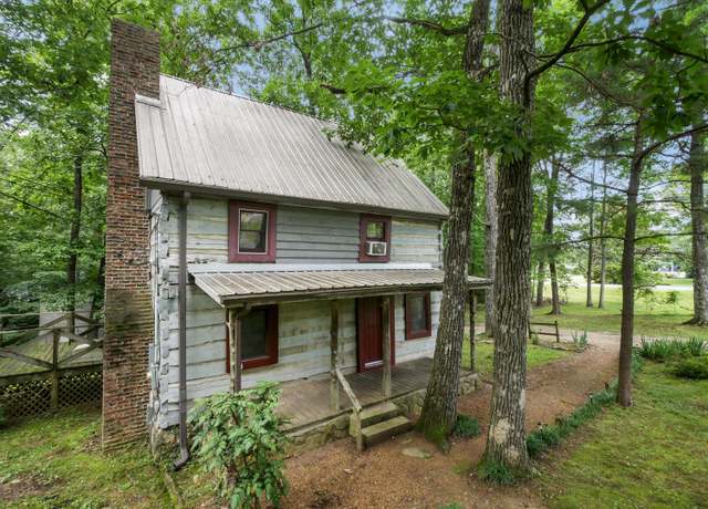 Property at 945 Miller Rd, Signal Mountain, TN 37377, 3 beds, 2.5 baths