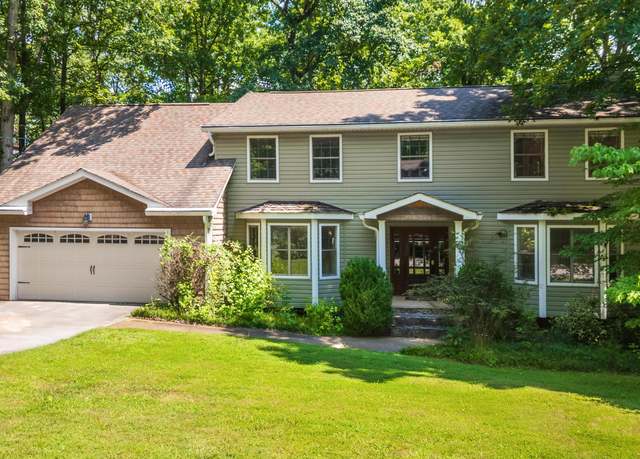 Property at 6515 Lake Shadows Cir, Hixson, TN 37343, 4 beds, 2.5 baths