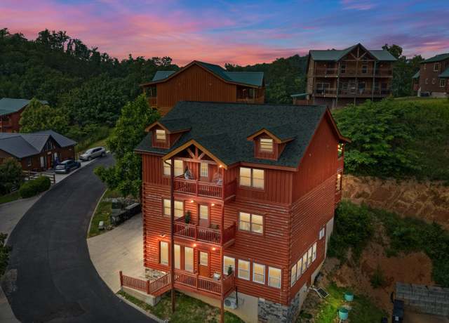 Property at 2513 Laurel Point Way, Sevierville, TN 37862, 6 beds, 7 baths