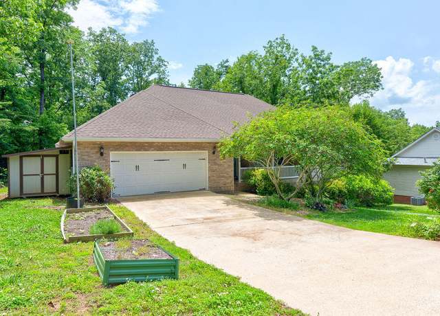 Property at 5040 Dellwood Dr, Rossville, GA 30741, 4 beds, 3 baths