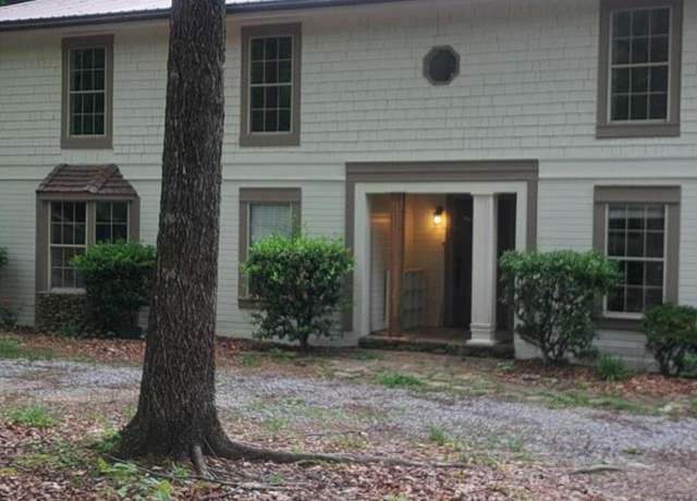 Property at 665 Scott Rd, Signal Mountain, TN 37377, 6 beds, 2.5 baths