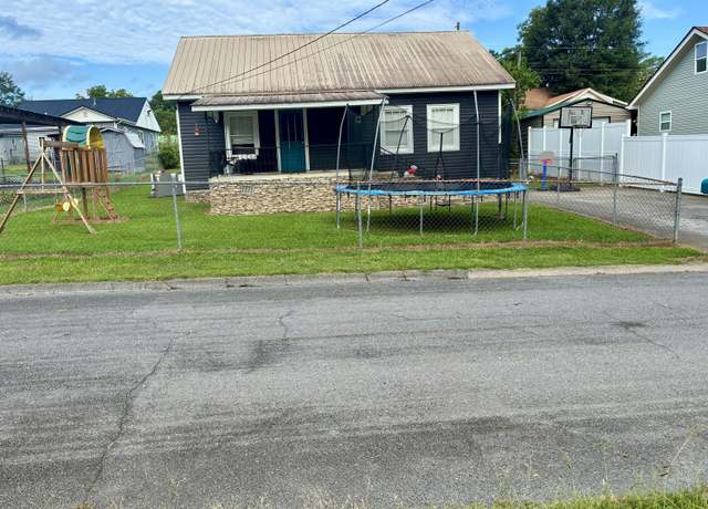 Property at 51 Oak St, Trion, GA 30753, 2 beds, 1 bath