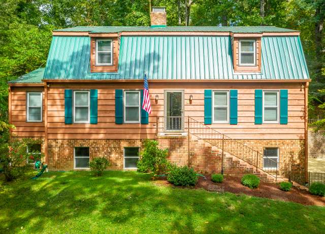 Property at 821 Ravine Rd, Signal Mountain, TN 37377, 5 beds, 3 baths