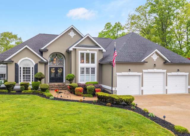 Property at 1089 Harbor Point Dr, Soddy Daisy, TN 37379, 4 beds, 3.5 baths