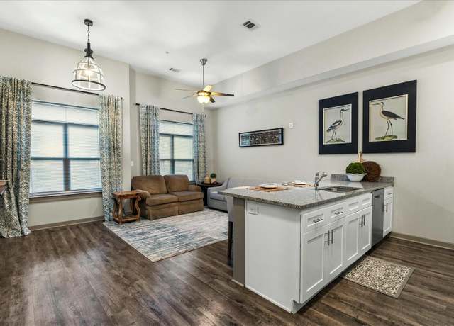 Property at 782 Riverfront Pkwy #112, Chattanooga, TN 37402, 1 bed, 1 bath