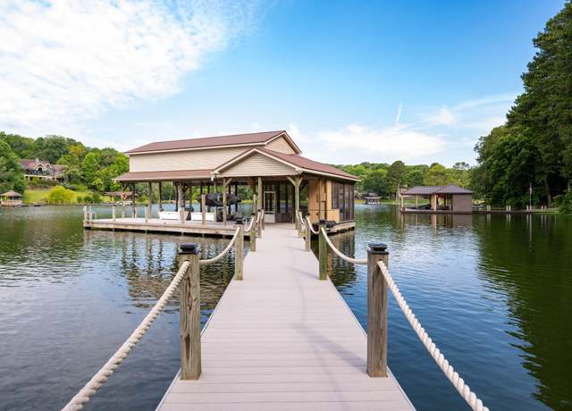 Property at 2106 Wisteria Dr, Hixson, TN 37343, 3 beds, 3.5 baths