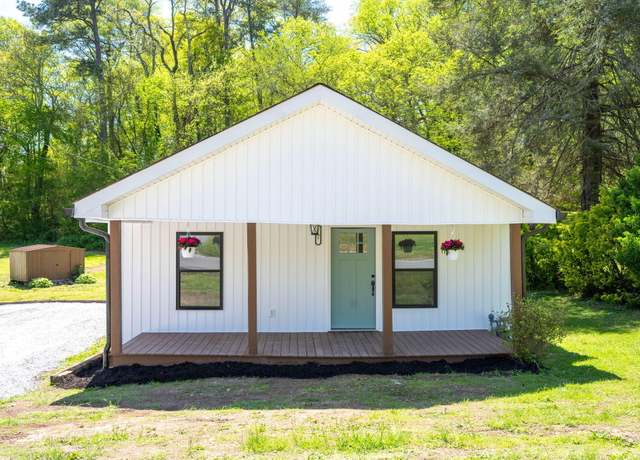 Property at 707 N Chattanooga St, Lafayette, GA 30728, 2 beds, 2 baths