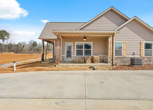Property at 52 Maddox Ln, Chatsworth, GA 30705, 2 beds, 2.5 baths