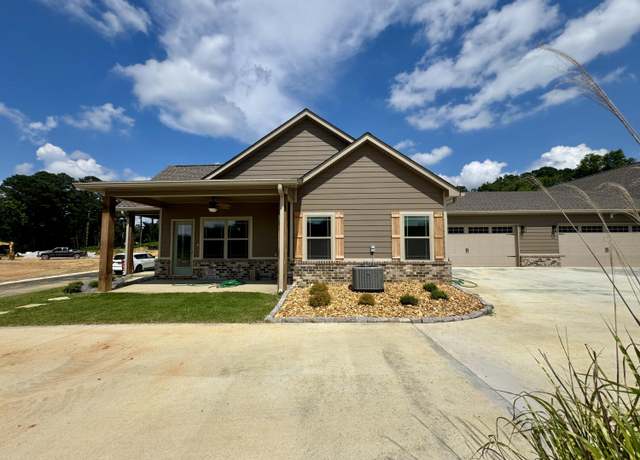Property at 52 Maddox Ln, Chatsworth, GA 30705, 2 beds, 2.5 baths
