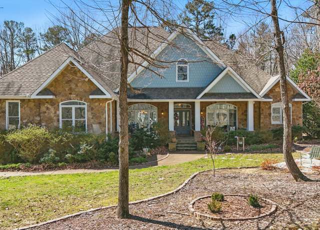 Property at 50 Horseshoe Bend Rd E, Signal Mountain, TN 37377, 4 beds, 3 baths