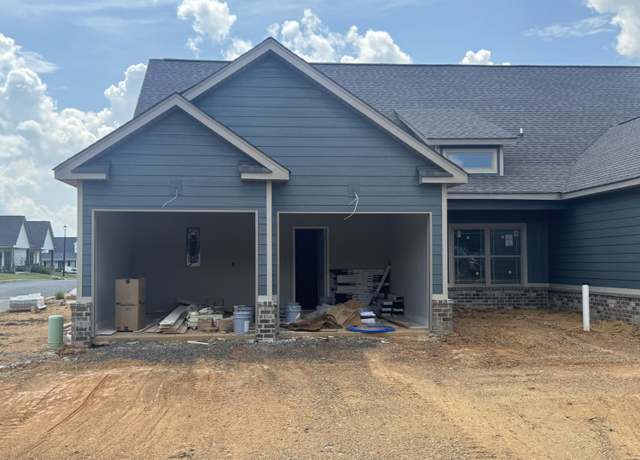 Property at 63 Maddox Ln, Chatsworth, GA 30705, 3 beds, 2.5 baths