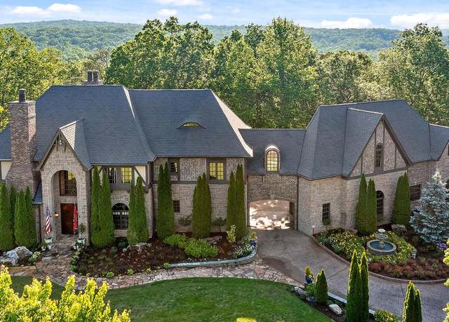 Property at 4405 Hawk Ridge Ct, Signal Mountain, TN 37377, 6 beds, 6.5 baths