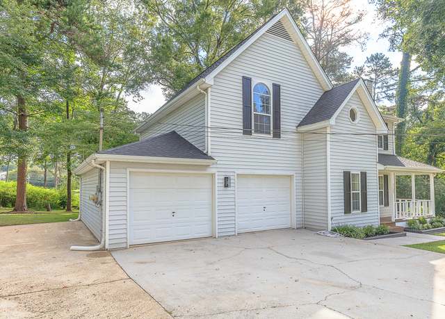 Property at 2125 Port Royal Dr, Soddy Daisy, TN 37379, 3 beds, 2.5 baths