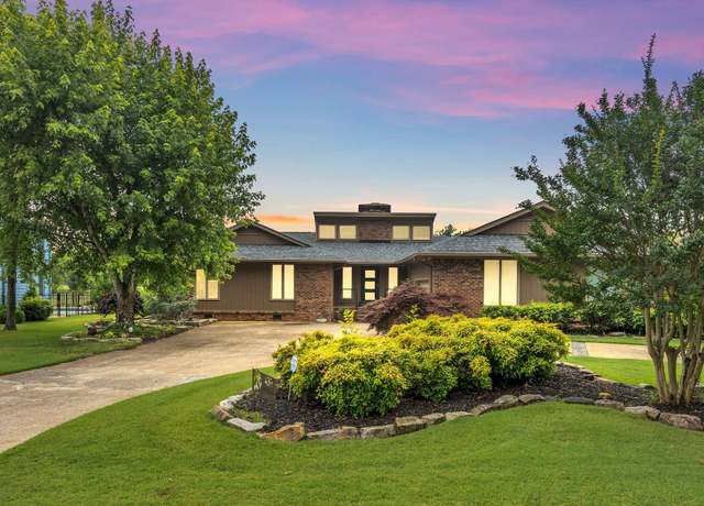 Property at 430 Valleybrook Rd, Hixson, TN 37343, 3 beds, 3 baths