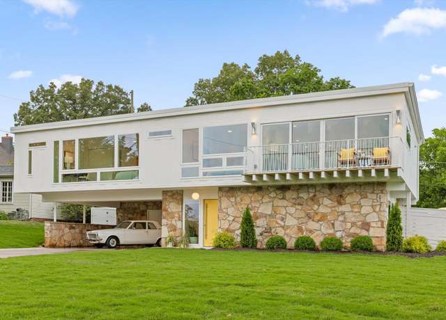 Property at 3107 Colyar Dr, Chattanooga, TN 37404, 4 beds, 3 baths