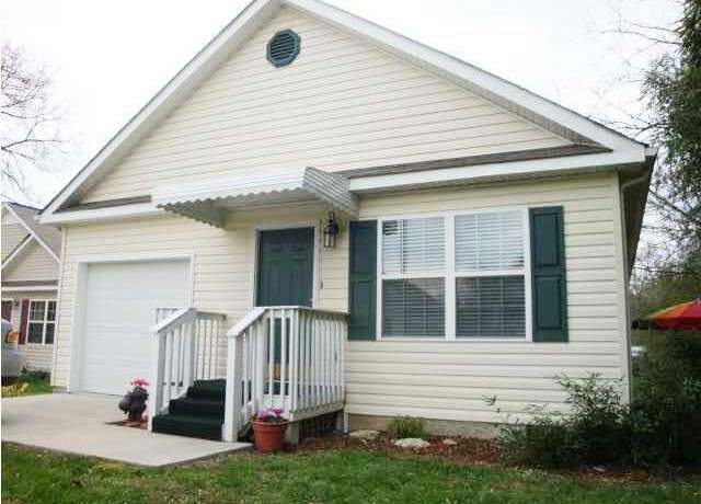 Property at 27 Green St, Rossville, GA 30741, 3 beds, 2 baths
