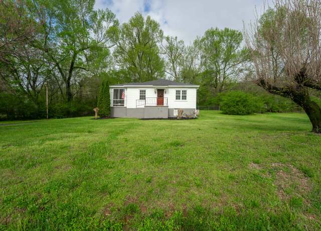 Property at 10477 Walden St, Soddy Daisy, TN 37379, 3 beds, 1 bath