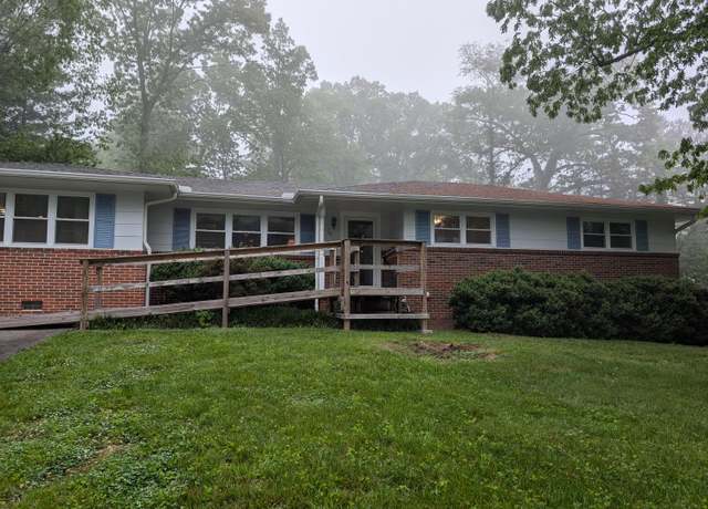 Property at 703 Danbury Dr, Signal Mountain, TN 37377, 3 beds, 2 baths