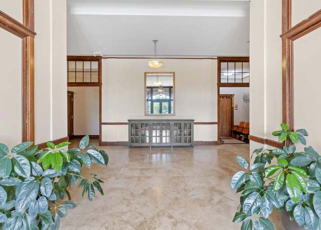 Property at 1000 E Martin Luther King Blvd #203, Chattanooga, TN 37403, 2 beds, 2 baths