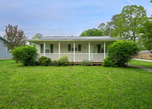 Property at 1051 Givens Rd, Chattanooga, TN 37421, 3 beds, 2 baths