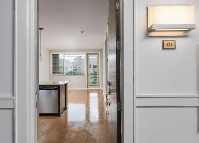 Property at 200 Manufacturers Rd Apt 428, Chattanooga, TN 37405, 1 bed, 1 bath