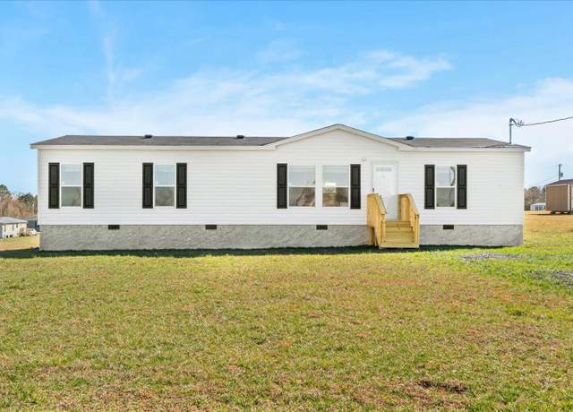 Property at 72 Jonathan Dr, Chatsworth, GA 30705, 3 beds, 2 baths