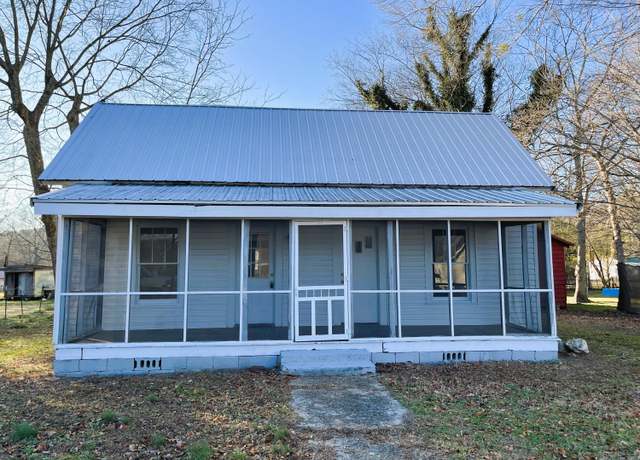 Property at 504 Magnolia St, Lafayette, GA 30728, 2 beds, 1 bath