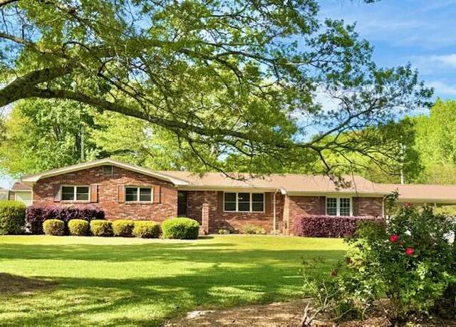 Property at 604 Foster Rd, Dalton, GA 30720, 3 beds, 2 baths