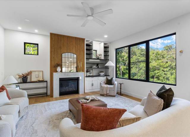 Property at 504 Rosewood St, Chattanooga, TN 37405, 5 beds, 4 baths