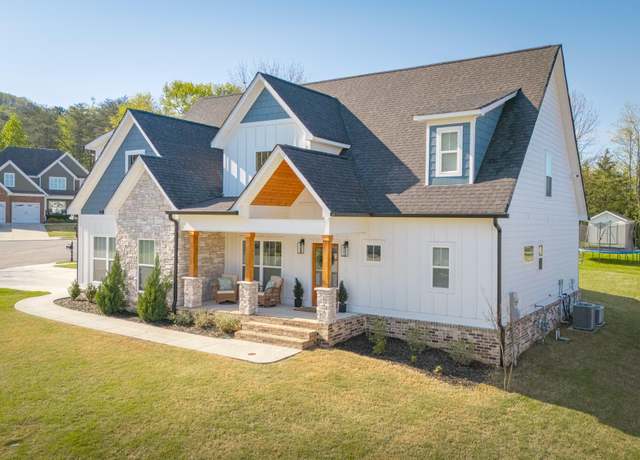 Property at 7025 Gregory Dr, Ooltewah, TN 37363, 5 beds, 4 baths