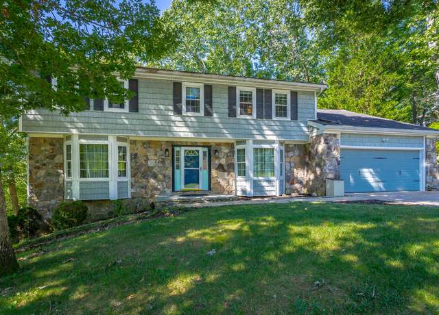 Property at 1808 Colonial Shores Dr, Hixson, TN 37343, 5 beds, 3.5 baths