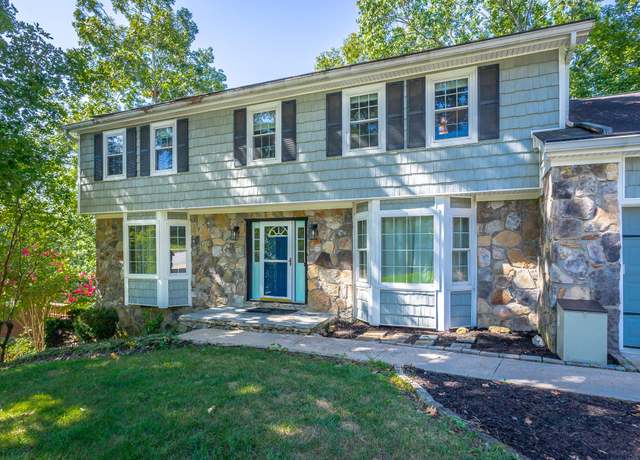 Property at 1808 Colonial Shores Dr, Hixson, TN 37343, 5 beds, 3.5 baths