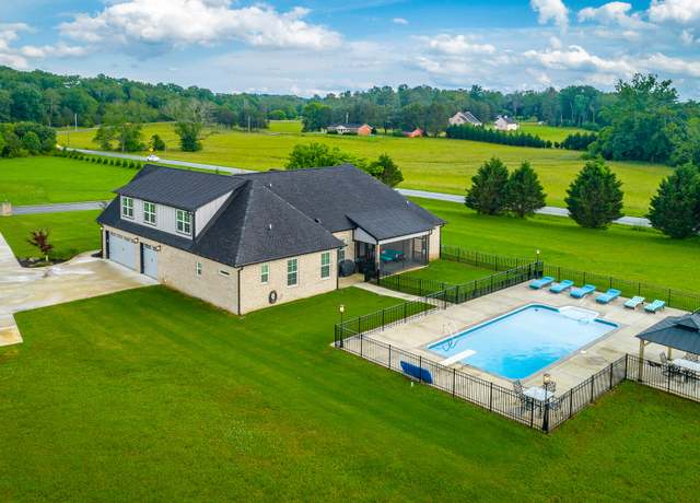 Property at 15 Breckinridge Dr, Chickamauga, GA 30707, 4 beds, 3 baths