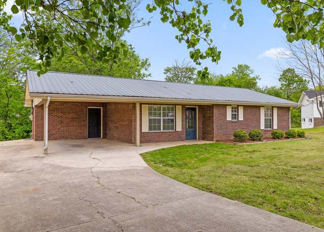 Property at 39 Malenda Dr, Trenton, GA 30752, 3 beds, 2 baths