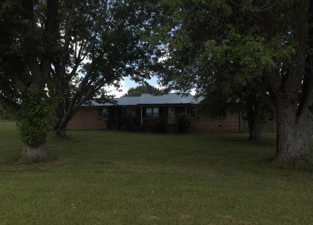 Property at 7324 Jacksboro Rd, Mcminnville, TN 37110, 3 beds, 2 baths
