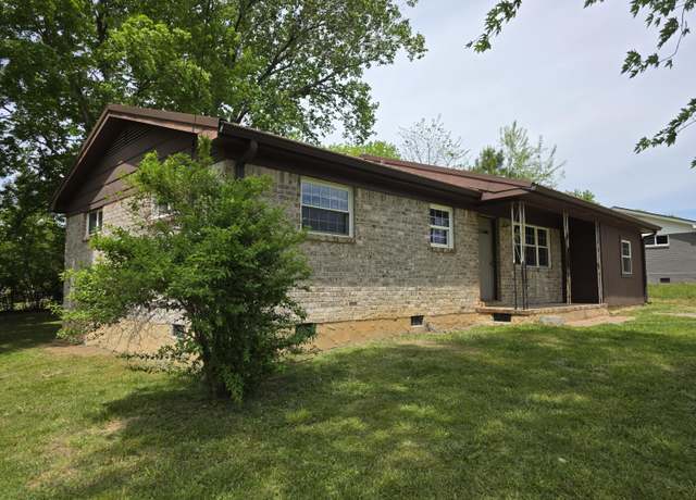 Property at 23 Cook St, Lafayette, GA 30728, 4 beds, 2 baths