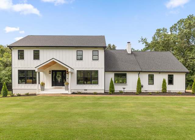 Property at 9220 Hopi Trl, Ooltewah, TN 37363, 4 beds, 3 baths