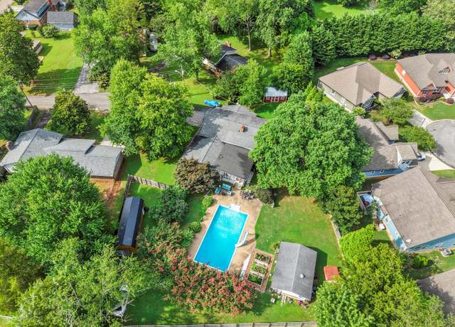 Property at 430 Lisa St, Cleveland, TN 37312, 5 beds, 4 baths