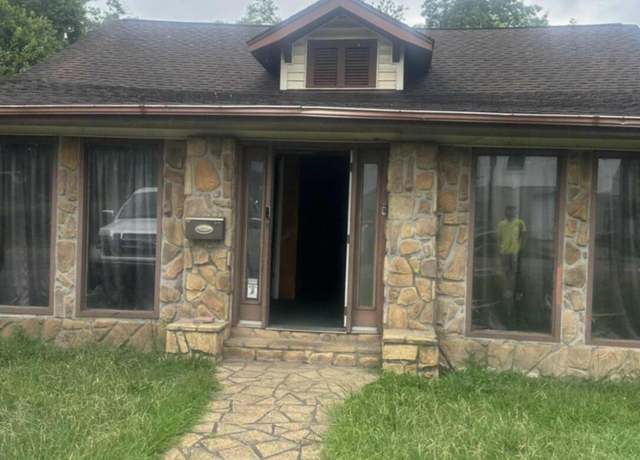 Property at 2019 Nadine St, Knoxville, TN 37917, 3 beds, 1 bath