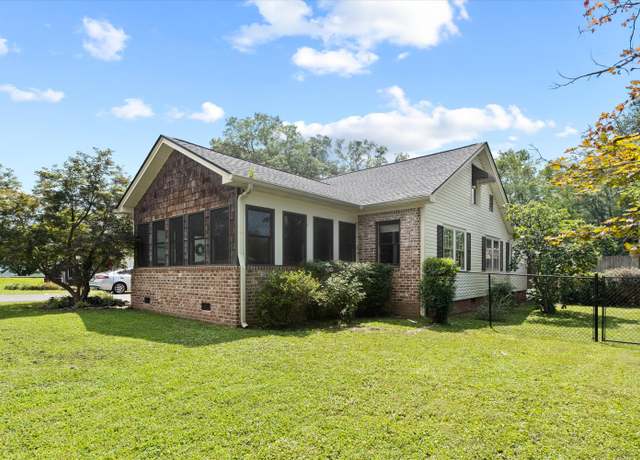 Property at 157 Park Ave, Trion, GA 30753, 3 beds, 2 baths
