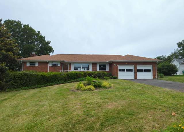 Property at 800 Asterwood Dr, Rossville, GA 30741, 3 beds, 2 baths