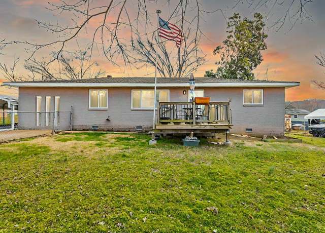 Property at 66 2nd St, Flintstone, GA 30725, 3 beds, 2 baths